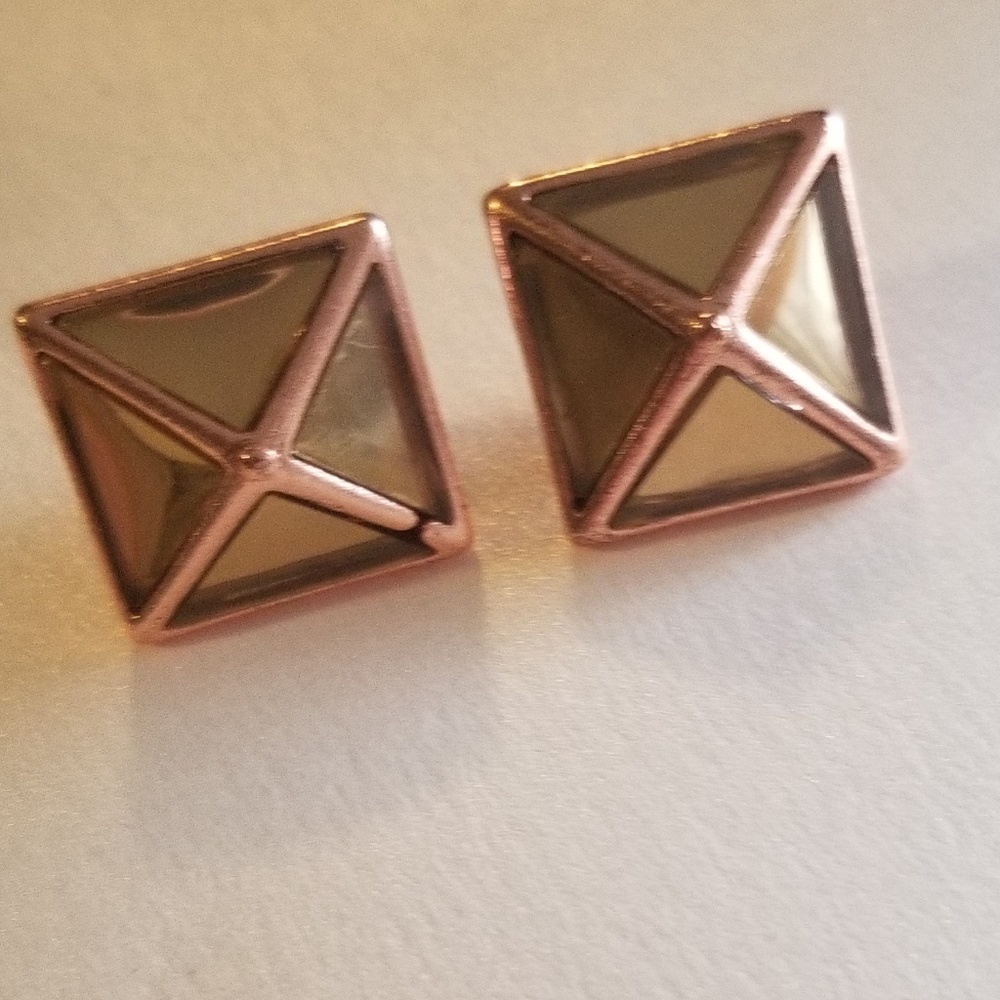 Rose gold square pyramid shaped earrings